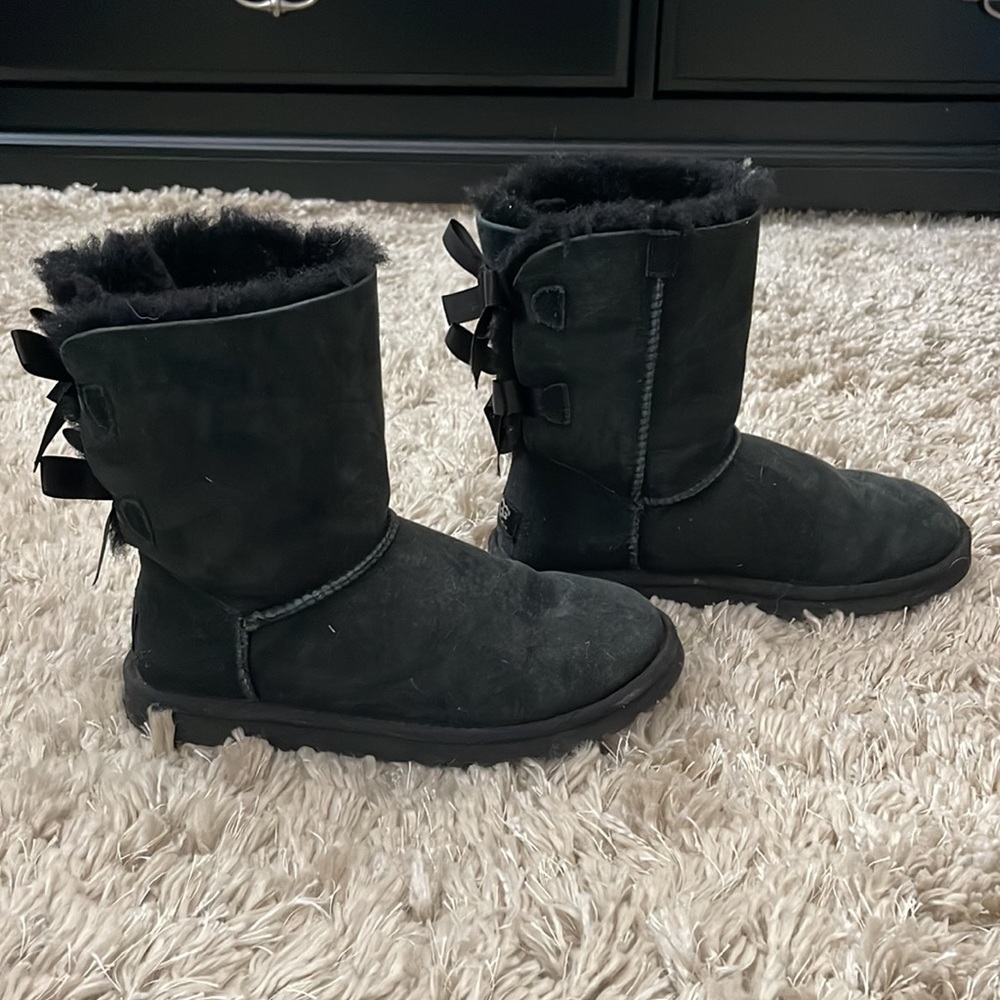 Barely Worn Bailey Bow Black Uggs - image 2